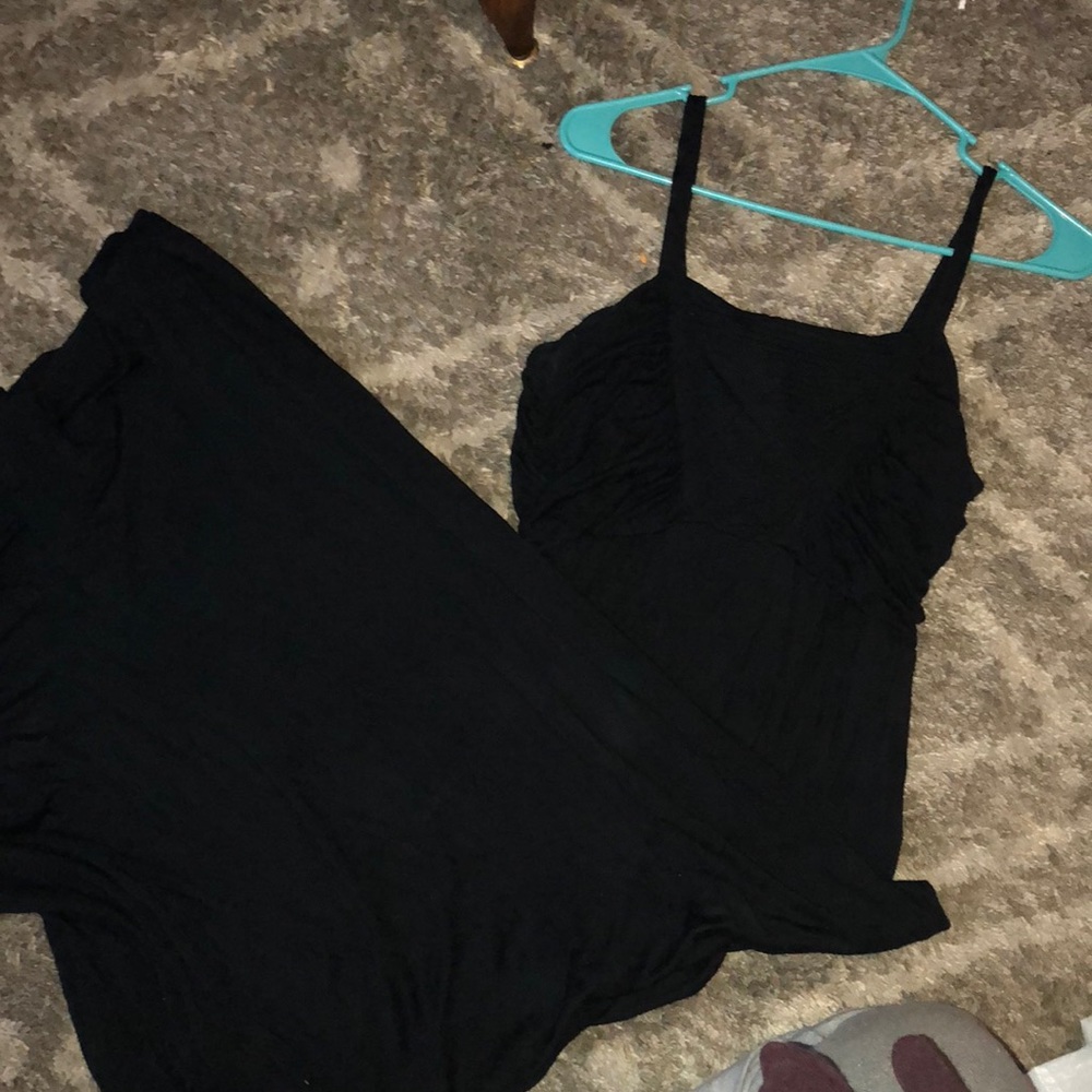 Long black dress (maxi dress)